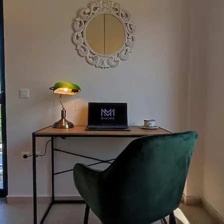Minima *